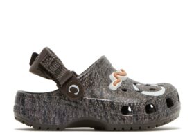 Anwar Carrots x Clog Kids „Soil – Espresso“