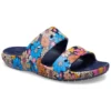 Classic Crocs Retro-Sandalen mit Blumenmuster „Blue Multi“