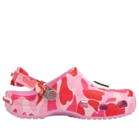 Crocs x A Bathing Ape Clog „Carnation“