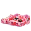 Crocs x A Bathing Ape Clog „Carnation“