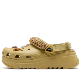 Crocs x Aries Classic Hiker Xscape Clog „Desert Grass“