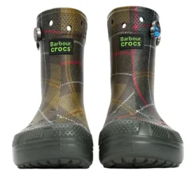 Crocs x Barbour Classic Stiefel „Olive Plaid“
