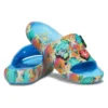 Crocs x Disney Stitch Classic Slide „Blue Multi“