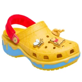 Crocs x Disney Winnie the Pooh Classic Platform Clog „Yellow Red“