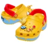 Crocs x Disney Winnie the Pooh Classic Platform Clog „Yellow Red“