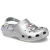Crocs x Kenny Scharf Classic Clog „Silver“