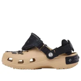 Crocs x MCM Clogs „Irish Cream“
