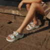 Damen-Sandale „Saturday“ mit emaillierter Schnalle