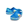 Funny Shark – Kleine Crocs – Outdoor-Sandalen mit flachem Absatz für Strand und Sport – Blau