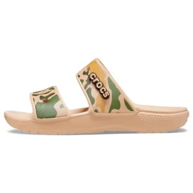 Klassische Crocs mit Krokodil-Camo-Print „Tan Green“