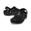 Klassische Metallic-Crocskin-Clogs „Schwarz“