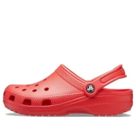 Klassische rote Strandsandalen