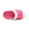 Kleine Crocs Outdoor-Sandalen mit flachem Absatz in Rosa