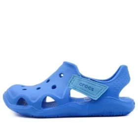 Meerblaue Sandalen